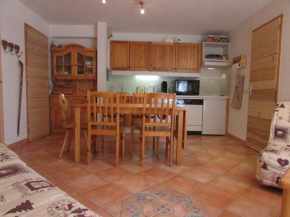Appartement Charmant pour 5 Pers. à Montchavin, 2 Balcons, Proche Pistes, Parking Gratuit - FR-1-329-81